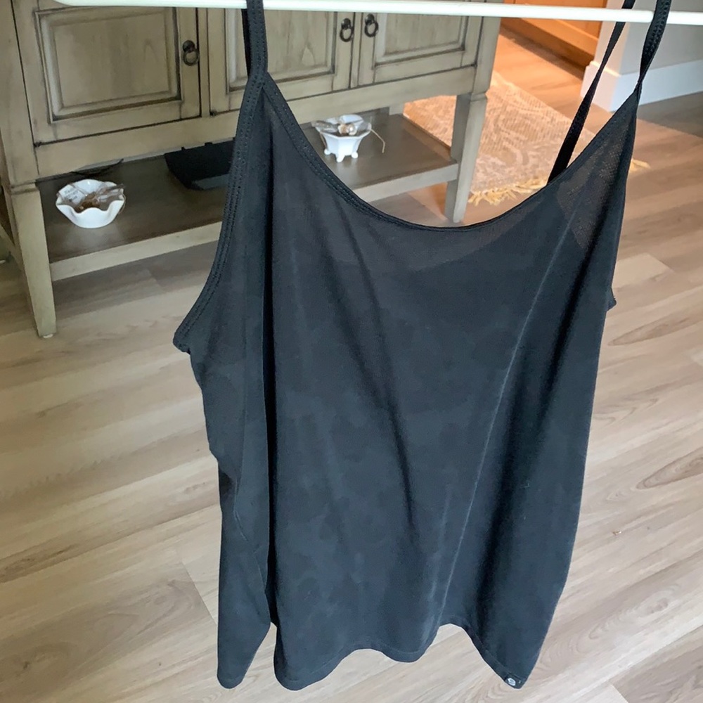 Mountain hardware workout tank